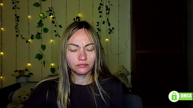 BlondMikey22n Live XXX chat