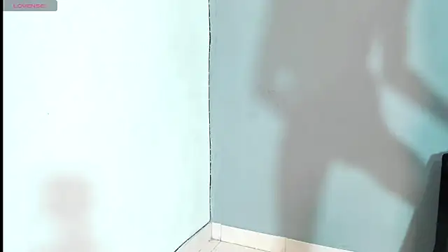 XXX chat uživo modela DoublePleasureX_