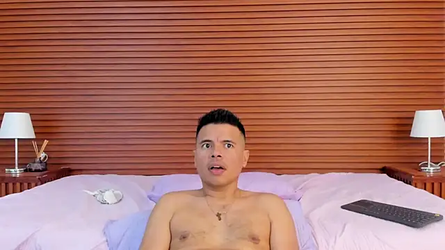 DeepandCurvy Webcam-Show