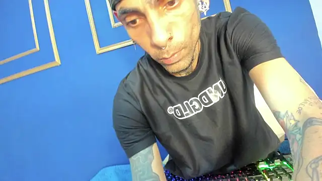 Demon_Rose_n Webbikameraesitys