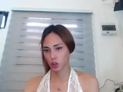 UrHolyBody 在線直播表演