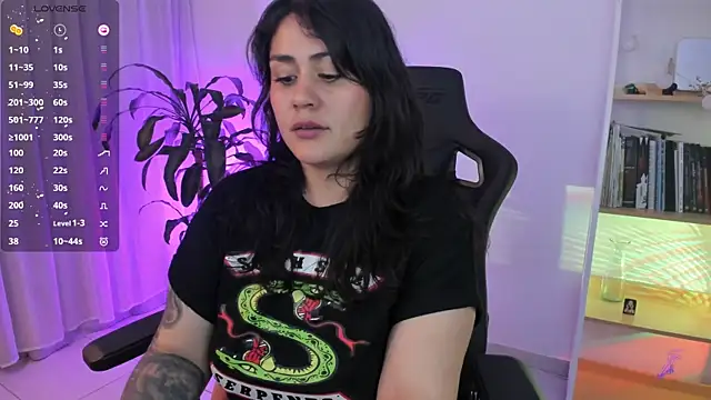 karlie02_'s Live XXX Chat