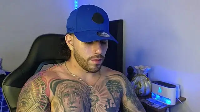 Ades_Lowe Live XXX-Chat