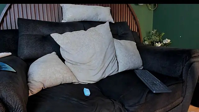 Alhan_Twink Adlı Modelin Canlı XXX Sohbeti