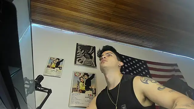 charlie_hotxxx Pertunjukan Webcam