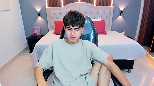 Chatroom XXX en direct de Tommy18__