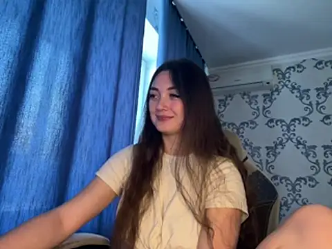 Alina-Moon লাইভ XXX চ্যাট