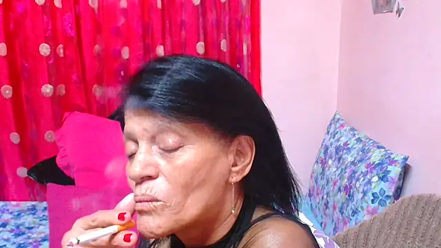 SLUTTYROXYn Live XXX chat