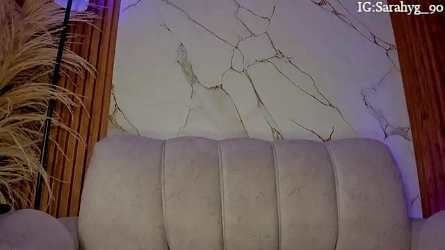 sara_gwen Show in webcam