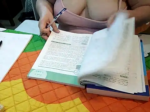 Chatroom XXX en direct de AngelwithEcup