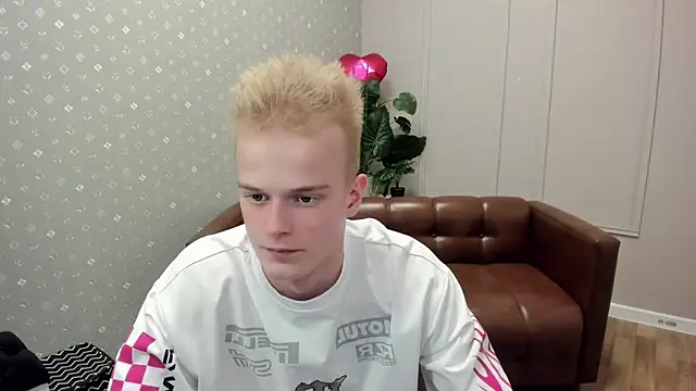 Dattouz: вебкам-шоу