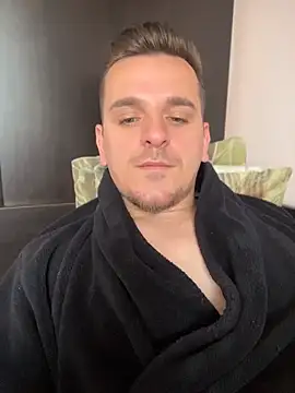 Huge_cock22cm's Webcam Show