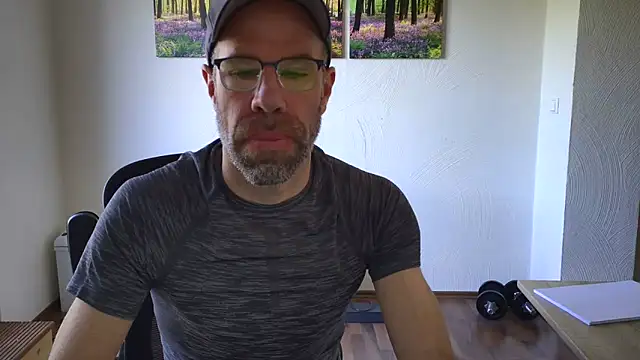 DaddyHarry_MatureStallion Webcam-Show