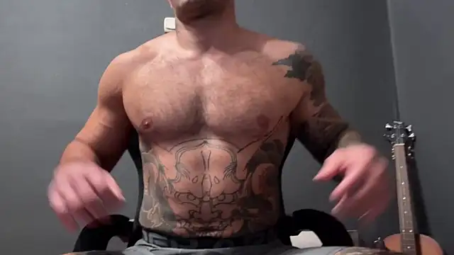 Mr_YourGod Show in webcam