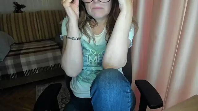 lauraoven Webcam-Show