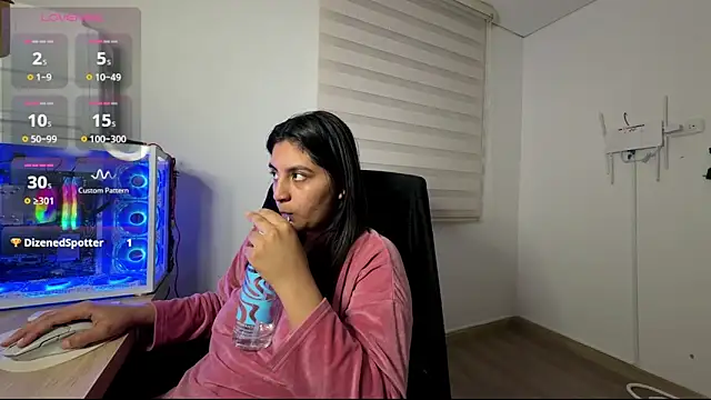 cloe_small's Live XXX Chat