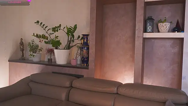 YvetteMilbrett – webcam-show