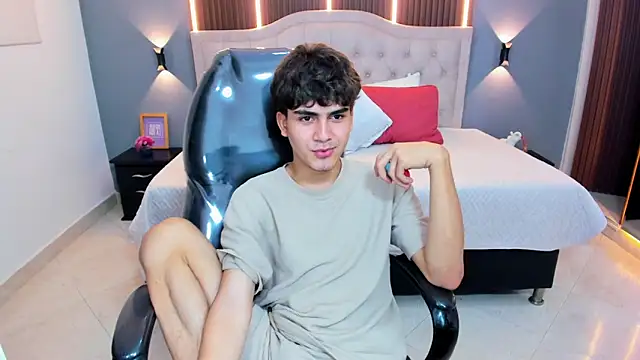 Chat XXX en directo de Tommy18__