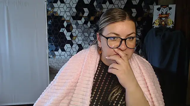 Chat +18 de NikaSkylink ao vivo