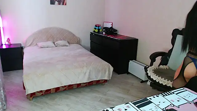 Kriss_brunette_5: онлайн-секс-чат