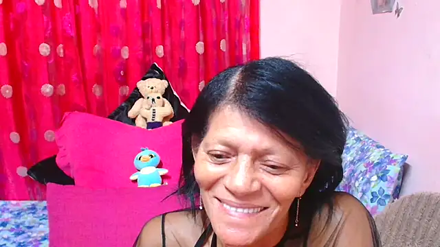 Chat +18 de SLUTTYROXY ao vivo