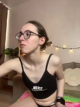 MartiniiSelenna 即時 XXX 聊天