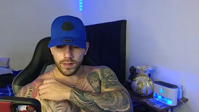 Ades_Lowe Adlı Modelin Web Kamerası Şovu