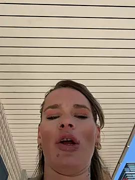 XXX chat uživo modela vinique99