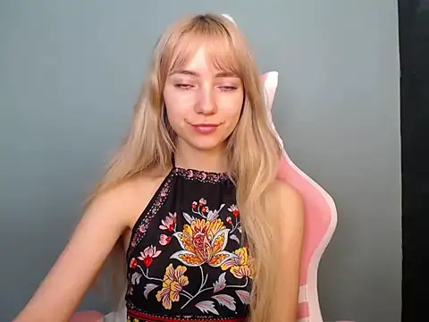 LuciaYoung Live XXX-Chat