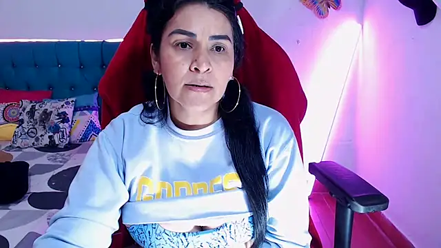 hotsweet-69 Adlı Modelin Canlı XXX Sohbeti