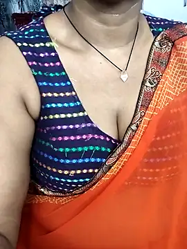 Hotty_Kavita Adlı Modelin Canlı XXX Sohbeti