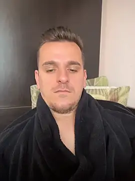 Huge_cock22cm's Webcam Show