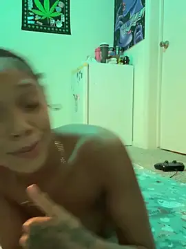 Tamiii420 Chat XXX in diretta