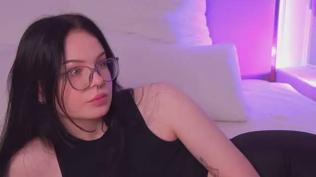 CindyMil: онлайн-секс-чат