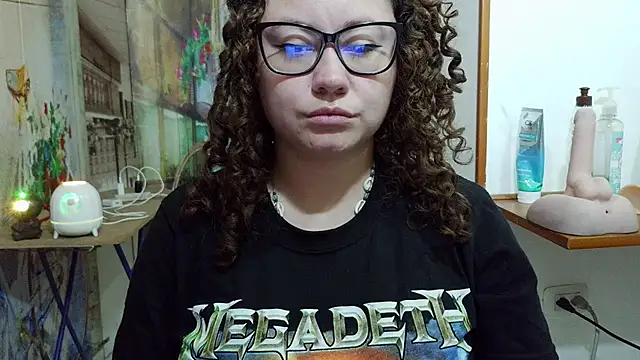 curly_greeneyedのライブXXXチャット