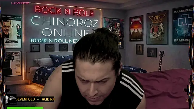 Pokazy przed kamerką – chino_roz