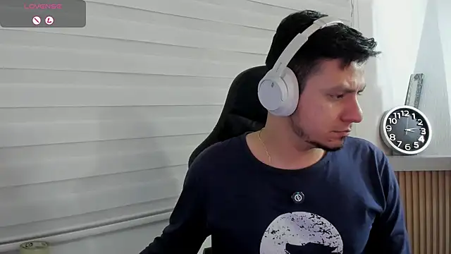 Chat +18 de Rick_Adams ao vivo