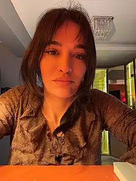 دردشة DarkDesin الجنسية المباشرة