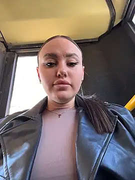 KiraSunshine Chat XXX in diretta