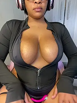 YellowHoneyDip live XXX chat