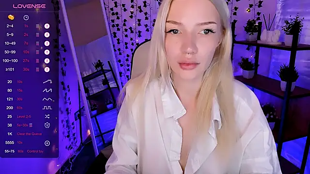 AnyaTaylor_ Chat XXX in diretta