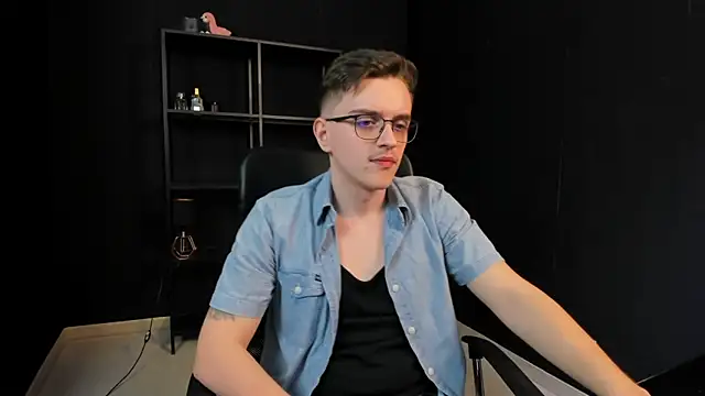 FelixStarkk 网络视讯表演