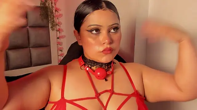 Chat +18 de abbiecollins_js ao vivo