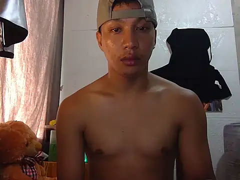 Show modela newgys na web-kameri