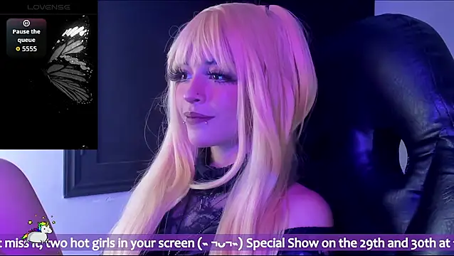 Anny_Kiitty Show in webcam