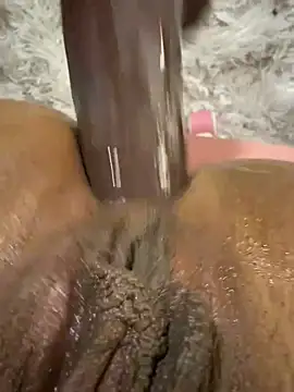 bella__honey Show in webcam