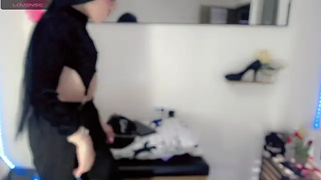 NathalialLooes: διαδικτυακό σόου στην κάμερα