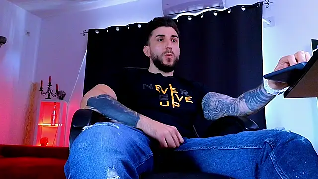 MightyAaron66 Chat XXX in diretta