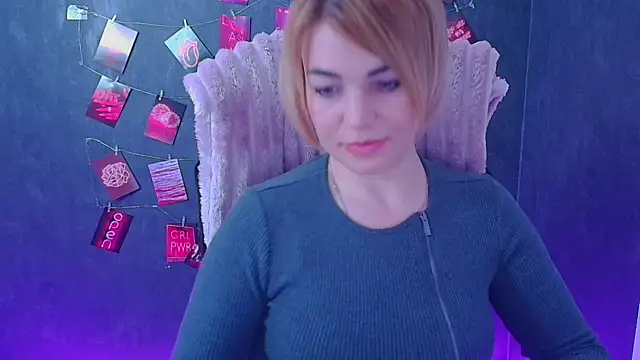 แชท XXX สดของ CuttieEmma