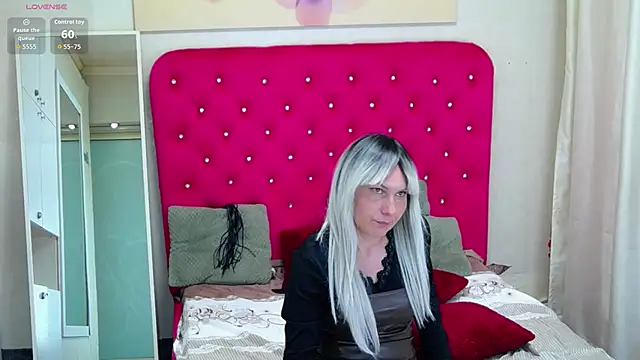 Evafemdomme's Webcam Show